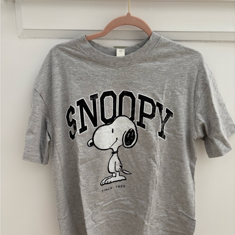 H&M Gray Snoopy Short Sleeve Tee